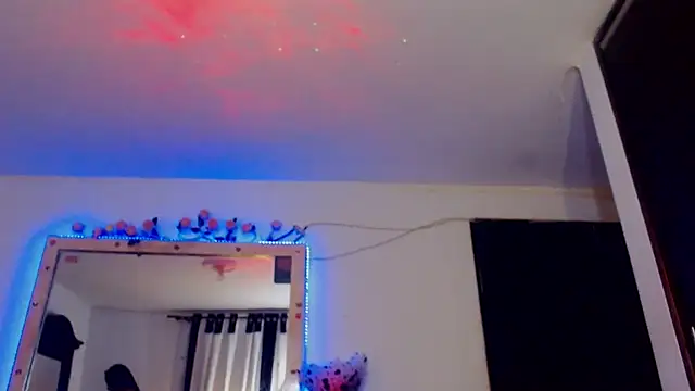 Snapshot of touchm_cockhard chatting on 09/17/25, 04:03 touchm cockhard online show from 09/17/25, 04:03