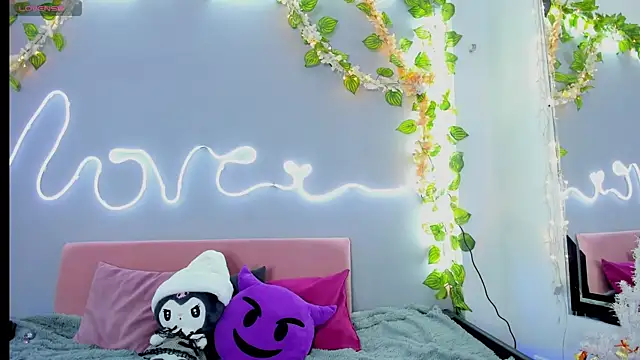 YouliteSllut2 online show from 12/18/24, 08:36