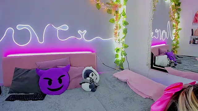 YouliteSllut2 online show from 12/29/24, 01:13