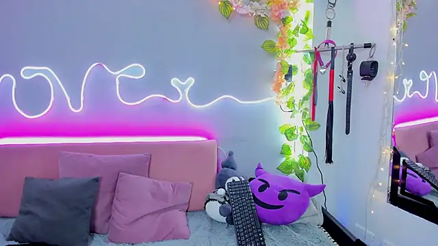 YouliteSllut2 online show from 01/12/25, 05:24