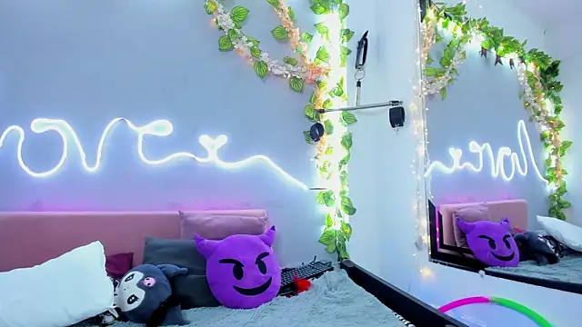 YouliteSllut2 online show from 03/11/25, 07:04