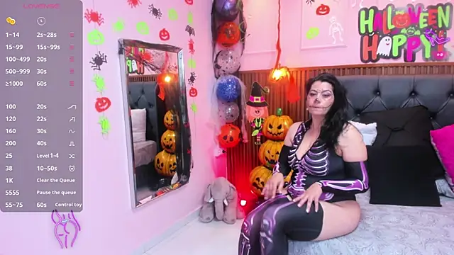 Snapshot of MEYLAGIA chatting on 10/28/25, 03:21 MEYLAGIA online show from 10/28/25, 03:21