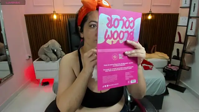 Snapshot of MEYLAGIA chatting on 11/05/25, 03:06 MEYLAGIA online show from 11/05/25, 03:06