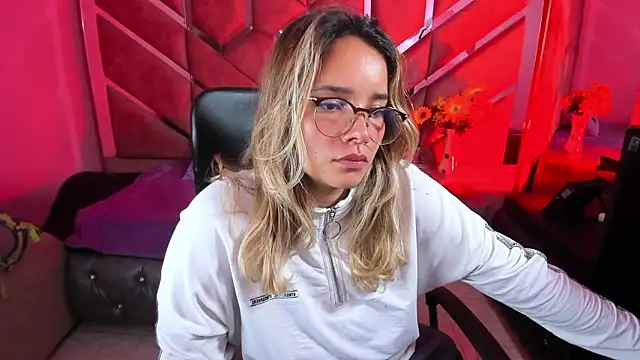 Olivia Fox69 online show from 09/16/25, 03:18