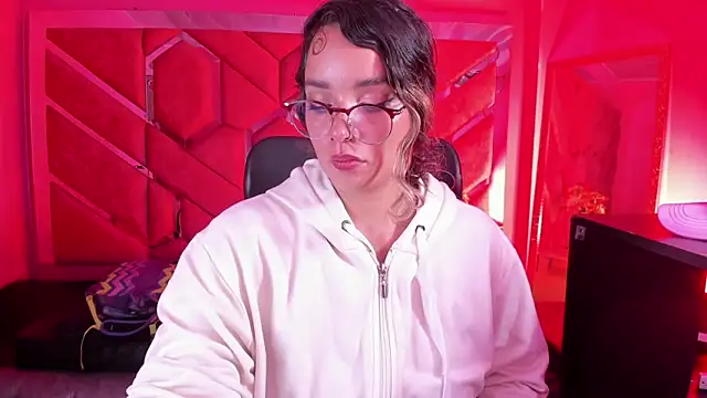 Snapshot of Olivia_Fox69 chatting on 03/02/26, 02:36 Olivia Fox69 online show from 03/02/26, 02:36