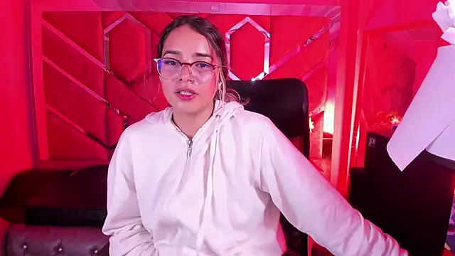 Snapshot of Olivia_Fox69 chatting on 03/03/26, 03:12 Olivia Fox69 online show from 03/03/26, 03:12