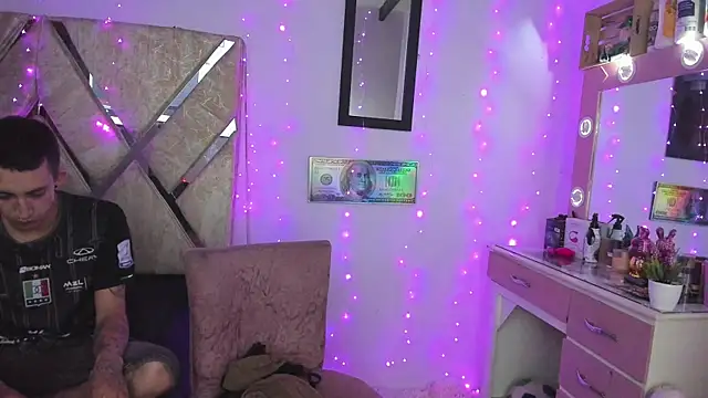 parejacaliente20154 online show from 12/03/25, 09:07