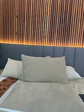 EmiilyAdams  online show from 02/04/25, 11:49