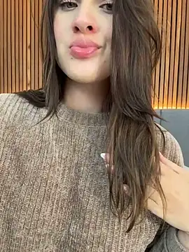 Snapshot of EmiilyAdams_ chatting on 03/06/25, 08:37 EmiilyAdams online show from 03/06/25, 08:37