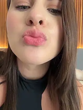 EmiilyAdams  online show from 03/17/25, 08:30