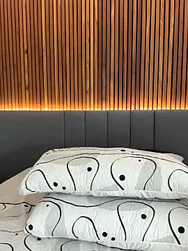 Snapshot of EmiilyAdams_ chatting on 12/03/25, 09:35 EmiilyAdams online show from 12/03/25, 09:35