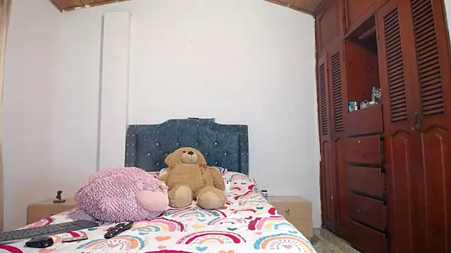 Snapshot of sofiamature01 chatting on 11/19/25, 02:50 sofiamature01 online show from 11/19/25, 02:50