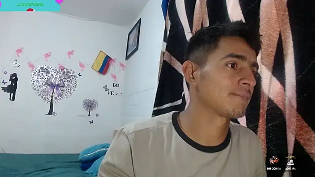 Snapshot of maria_and_angel chatting on 12/10/24, 10:16 maria and angel online show from 12/10/24, 10:16