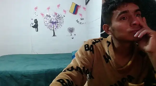 Snapshot of maria_and_angel chatting on 12/18/24, 03:04 maria and angel online show from 12/18/24, 03:04