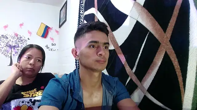 Snapshot of maria_and_angel chatting on 12/27/24, 01:53 maria and angel online show from 12/27/24, 01:53