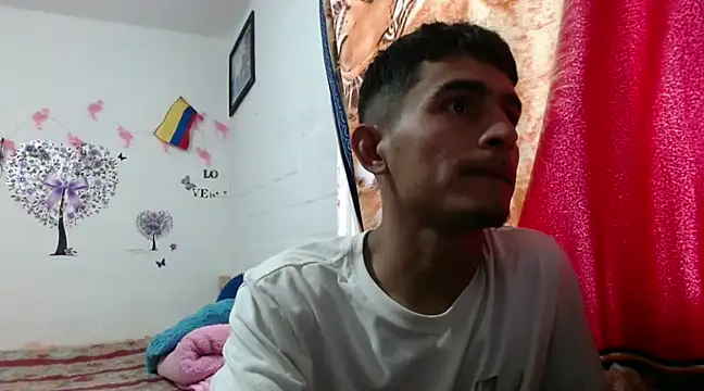 Snapshot of maria_and_angel chatting on 01/19/25, 10:39 maria and angel online show from 01/19/25, 10:39