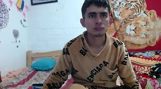 Snapshot of maria_and_angel chatting on 01/24/25, 01:13 maria and angel online show from 01/24/25, 01:13