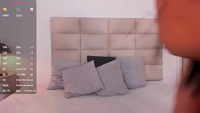 Snapshot of AngelyRosse1 chatting on 01/22/25, 04:23 AngelyRosse1 online show from 01/22/25, 04:23