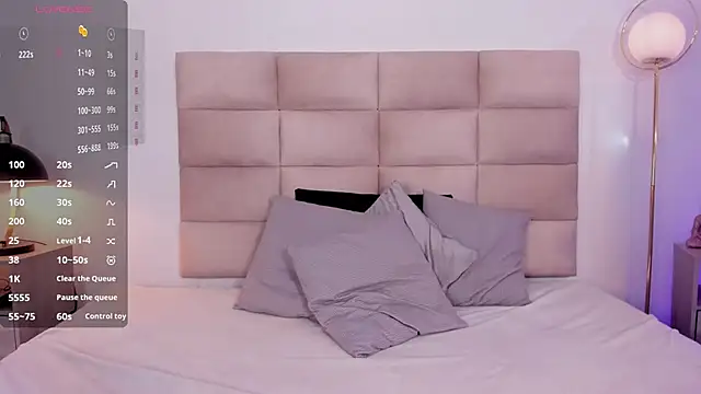 Snapshot of AngelyRosse1 chatting on 01/25/25, 04:45 AngelyRosse1 online show from 01/25/25, 04:45