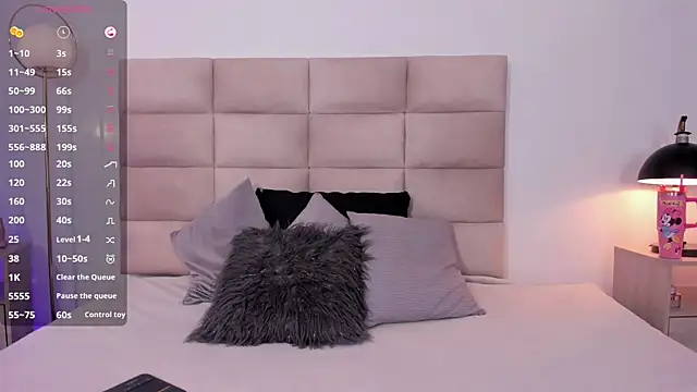 Snapshot of AngelyRosse1 chatting on 01/29/25, 04:15 AngelyRosse1 online show from 01/29/25, 04:15