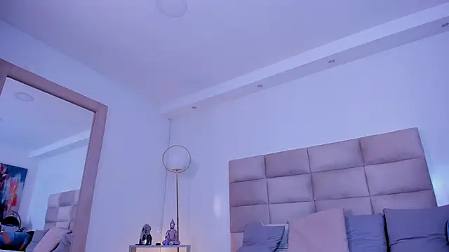 Snapshot of AngelyRosse1 chatting on 09/27/25, 04:50 AngelyRosse1 online show from 09/27/25, 04:50