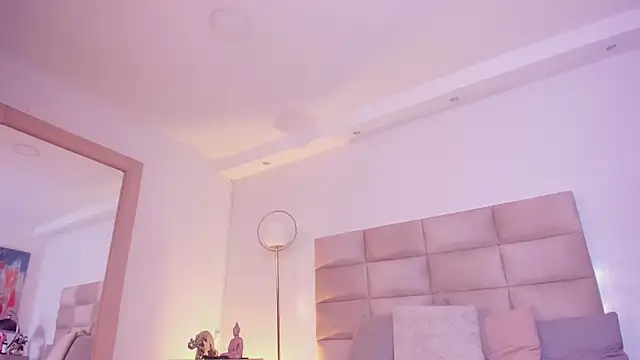 Snapshot of AngelyRosse1 chatting on 10/02/25, 03:57 AngelyRosse1 online show from 10/02/25, 03:57