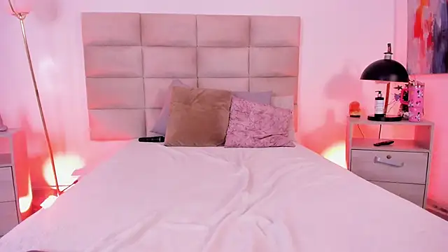 Snapshot of AngelyRosse1 chatting on 11/12/25, 05:52 AngelyRosse1 online show from 11/12/25, 05:52