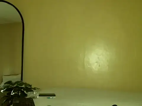 Snapshot of Sharmybabe chatting on 11/16/25, 01:39 Sharmybabe online show from 11/16/25, 01:39