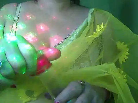 Snapshot of LOVERIAKOL chatting on 11/27/25, 03:03 LOVERIAKOL online show from 11/27/25, 03:03