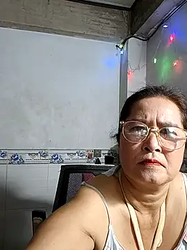 Snapshot of phnz chatting on 11/22/25, 07:02 phnz online show from 11/22/25, 07:02