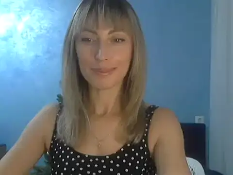 Snapshot of EffectMaya chatting on 12/12/24, 06:21 EffectMaya online show from 12/12/24, 06:21