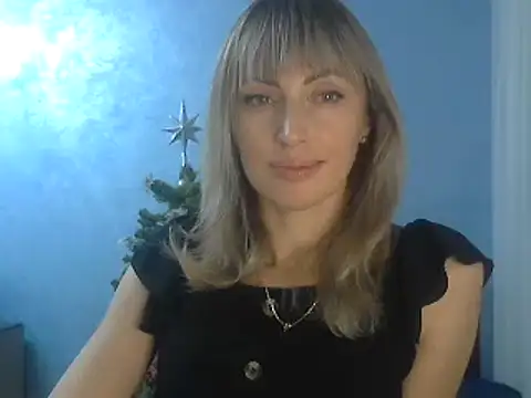 Snapshot of EffectMaya chatting on 12/13/24, 08:04 EffectMaya online show from 12/13/24, 08:04