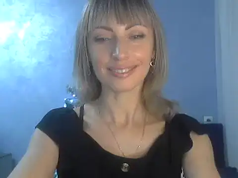 Snapshot of EffectMaya chatting on 12/30/24, 05:34 EffectMaya online show from 12/30/24, 05:34