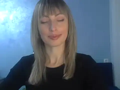 Snapshot of EffectMaya chatting on 01/06/25, 03:19 EffectMaya online show from 01/06/25, 03:19