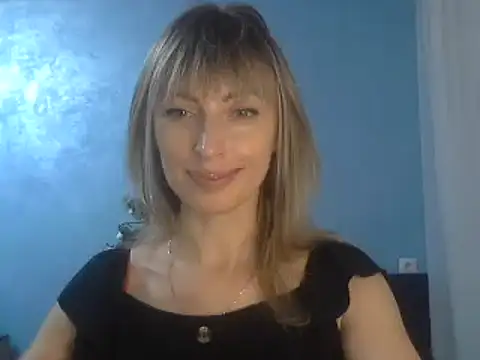 Snapshot of EffectMaya chatting on 01/10/25, 07:54 EffectMaya online show from 01/10/25, 07:54