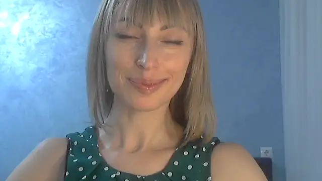 Snapshot of EffectMaya chatting on 03/04/25, 06:50 EffectMaya online show from 03/04/25, 06:50