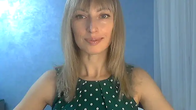 Snapshot of EffectMaya chatting on 03/09/25, 04:22 EffectMaya online show from 03/09/25, 04:22