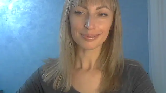 Snapshot of EffectMaya chatting on 03/17/25, 06:21 EffectMaya online show from 03/17/25, 06:21