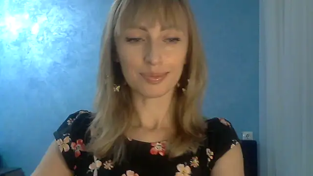 Snapshot of EffectMaya chatting on 03/22/25, 07:53 EffectMaya online show from 03/22/25, 07:53