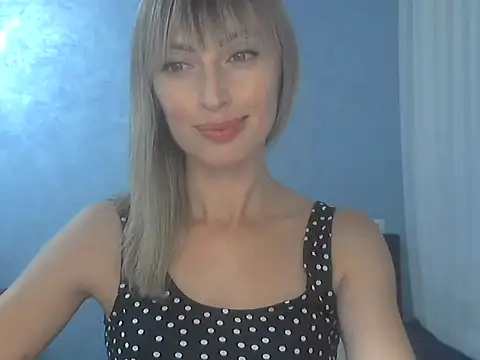 Snapshot of EffectMaya chatting on 09/18/25, 02:52 EffectMaya online show from 09/18/25, 02:52