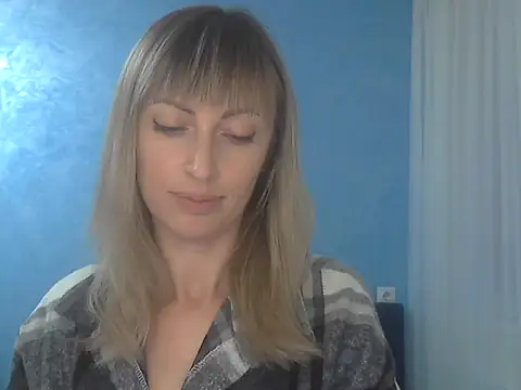 Snapshot of EffectMaya chatting on 09/25/25, 07:06 EffectMaya online show from 09/25/25, 07:06