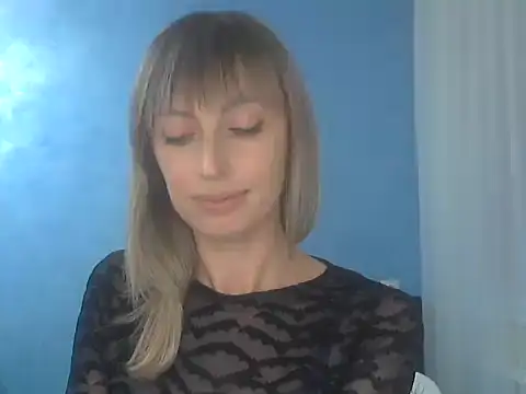 Snapshot of EffectMaya chatting on 09/30/25, 05:29 EffectMaya online show from 09/30/25, 05:29