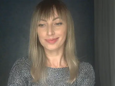 Snapshot of EffectMaya chatting on 10/07/25, 05:43 EffectMaya online show from 10/07/25, 05:43