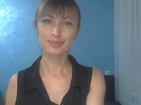 Snapshot of EffectMaya chatting on 10/09/25, 03:10 EffectMaya online show from 10/09/25, 03:10