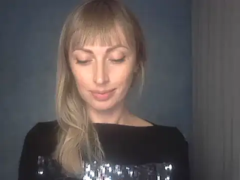 Snapshot of EffectMaya chatting on 10/20/25, 04:51 EffectMaya online show from 10/20/25, 04:51