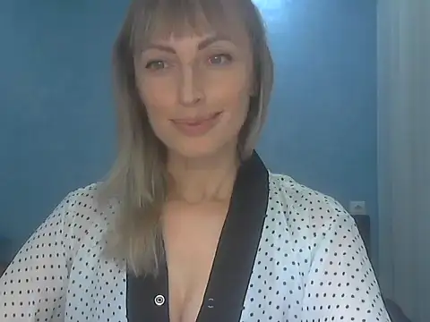 Snapshot of EffectMaya chatting on 10/24/25, 04:58 EffectMaya online show from 10/24/25, 04:58