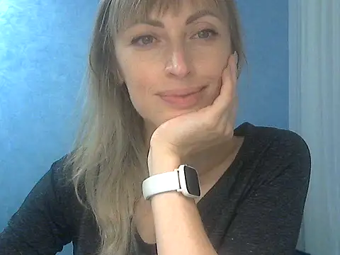 Snapshot of EffectMaya chatting on 10/31/25, 04:08 EffectMaya online show from 10/31/25, 04:08