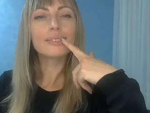 Snapshot of EffectMaya chatting on 11/03/25, 03:24 EffectMaya online show from 11/03/25, 03:24