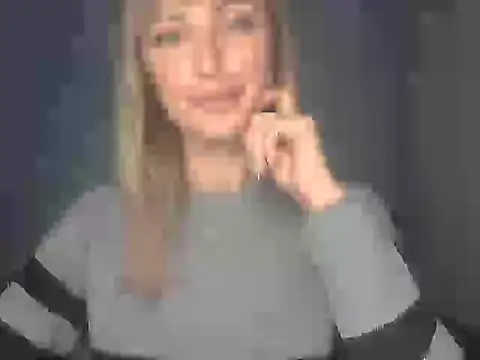 Snapshot of EffectMaya chatting on 11/04/25, 05:01 EffectMaya online show from 11/04/25, 05:01