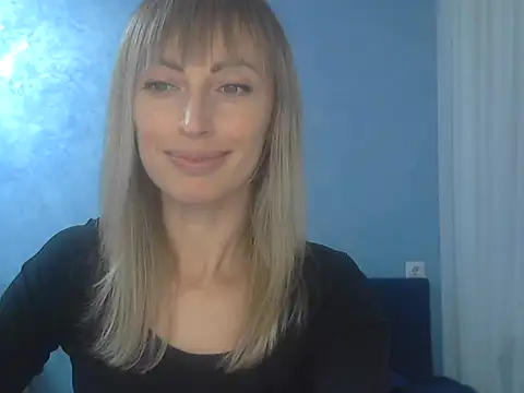 Snapshot of EffectMaya chatting on 11/09/25, 02:37 EffectMaya online show from 11/09/25, 02:37